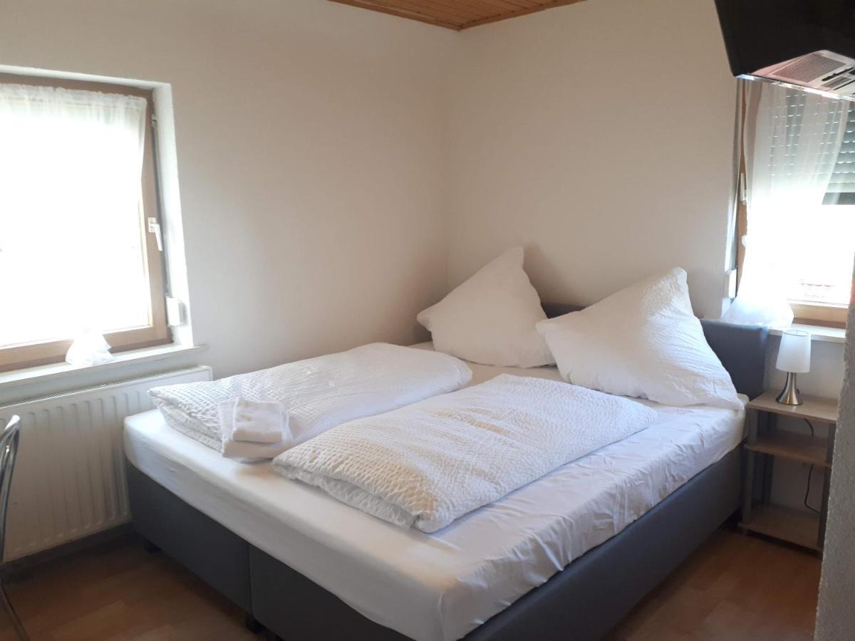 Gaestehaus Pension Waldhorn Weilen unter den Rinnen Dış mekan fotoğraf